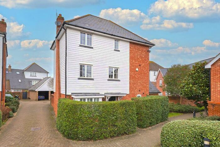 5 Bedroom Detached House To Rent In Spencer Place, Kings Hill, ME19