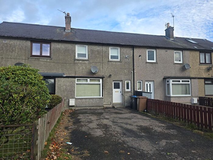 2 Bedroom Terraced House To Rent In Mastrick Road, Aberdeen, AB16