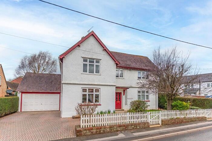 4 Bedroom Detached House For Sale In Dunton Road, Stewkley, Leighton Buzzard, LU7