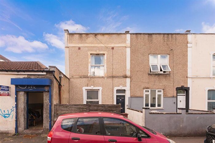 3 Bedroom End Of Terrace House For Sale In Milsom Street, Easton, BS5