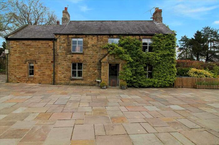 4 Bedroom Cottage For Sale In Holly Tree House, Heath Village, S44