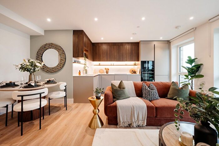 1 Bedroom Flat For Sale In Bow Green, Bow Common Lane, E3