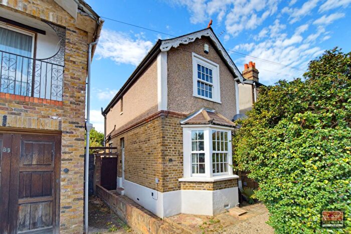 2 Bedroom Detached House For Sale In Adelaide Road, Ashford, TW15