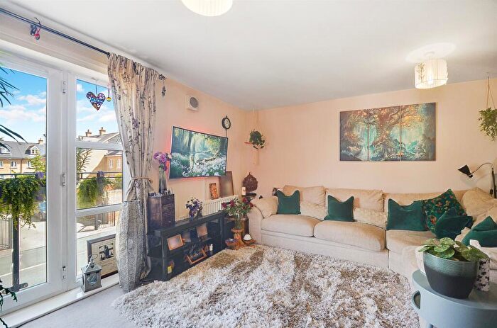1 Bedroom Flat For Sale In River View, Shefford, SG17