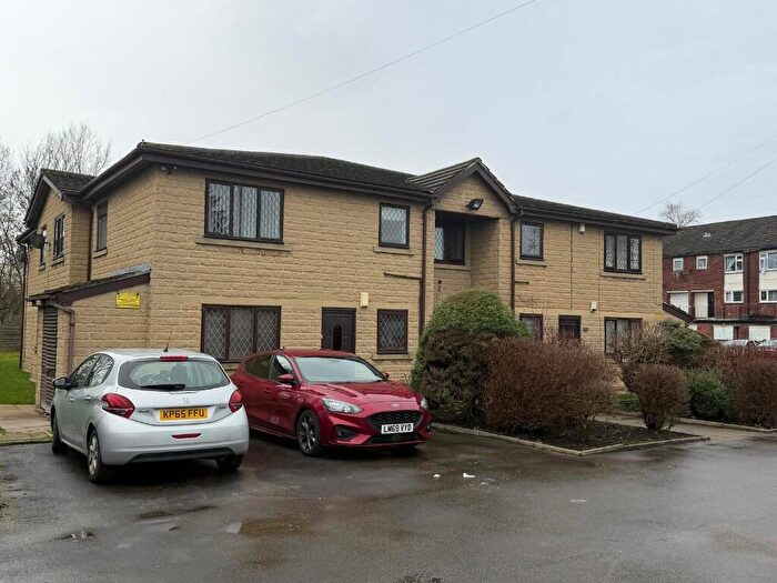 2 Bedroom Flat To Rent In Ashworth Street, M26