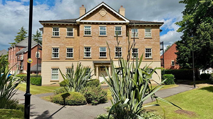 2 Bedroom Apartment For Sale In Old College Road, Newbury, Berkshire, RG14