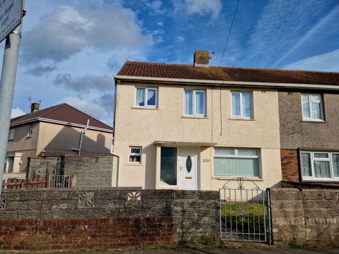 3 Bedroom Property To Rent In Western Avenue, Sandfields, Port Talbot, SA12