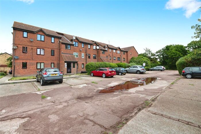 1 Bedroom Flat For Sale In Parsonage Road, Grays, Essex, RM20