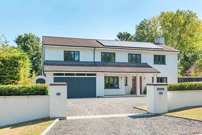 5 Bedroom Detached House For Sale In Garden Walk, Coulsdon, CR5