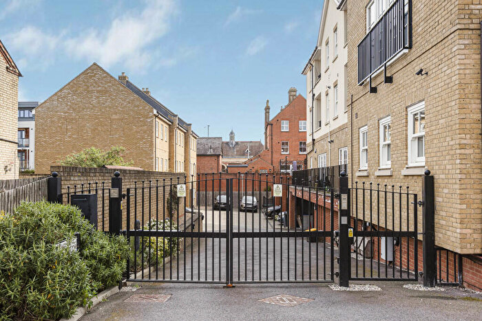 4 Bedroom Town House To Rent In Moorfields, Hertford, SG14