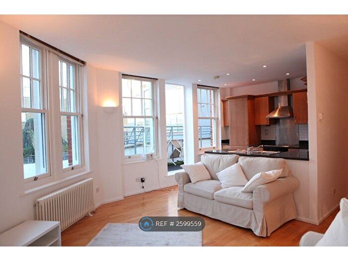 1 Bedroom Flat To Rent In Goswell Road, London, EC1V