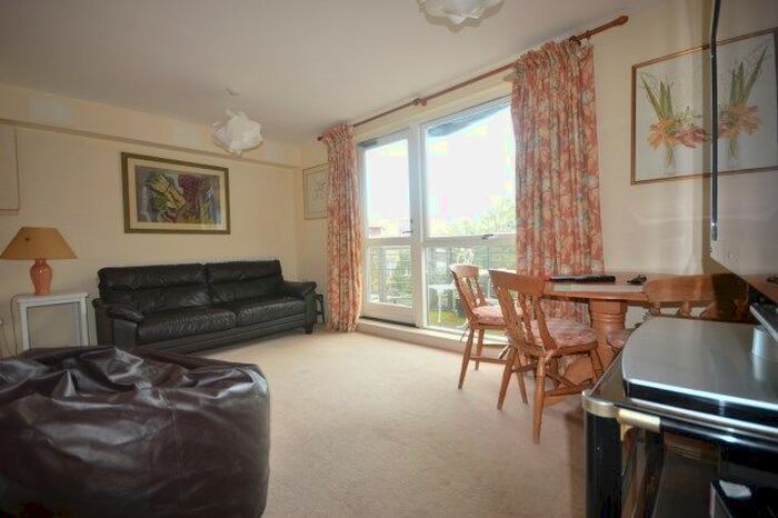 1 Bedroom Flat To Rent In Oaklands Court, Uxbridge Road, London, W12