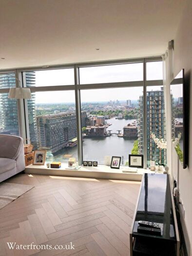 2 Bedroom Apartment To Rent In Pan Peninsula Square, London, E14