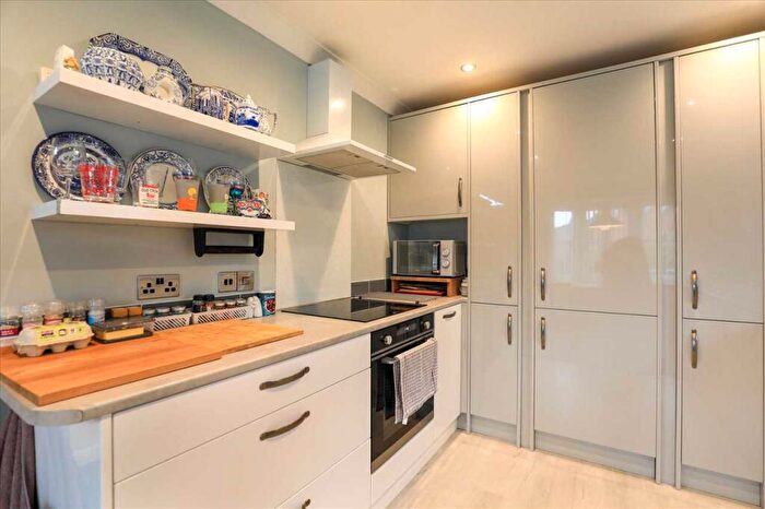 3 Bedroom Semi-Detached House For Sale In York Close, Burton Latimer, NN15