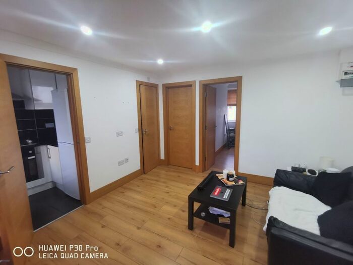2 Bedroom Flat To Rent In Kingsland High Street, London, E8