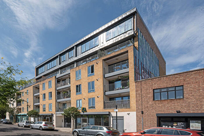 3 Bedroom Flat For Sale In Stean Street, Haggerston, London, E8