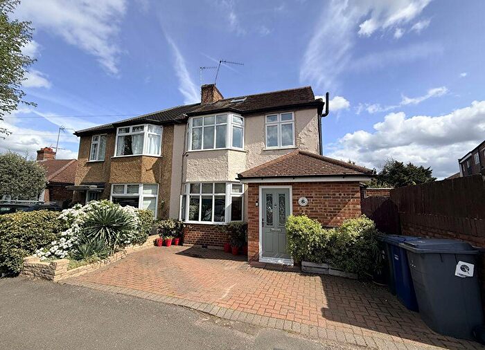 5 Bedroom House For Sale In Crescent Road, Barnet, Greater London, EN4
