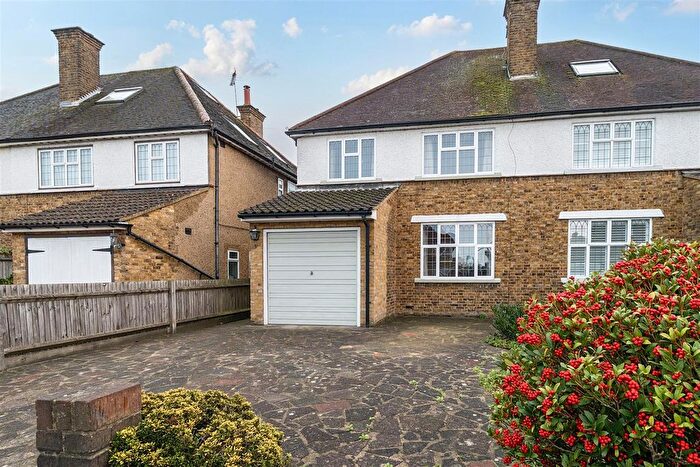 3 Bedroom Semi-detached House For Sale In Baldwins Lane, Croxley Green, Rickmansworth, WD3