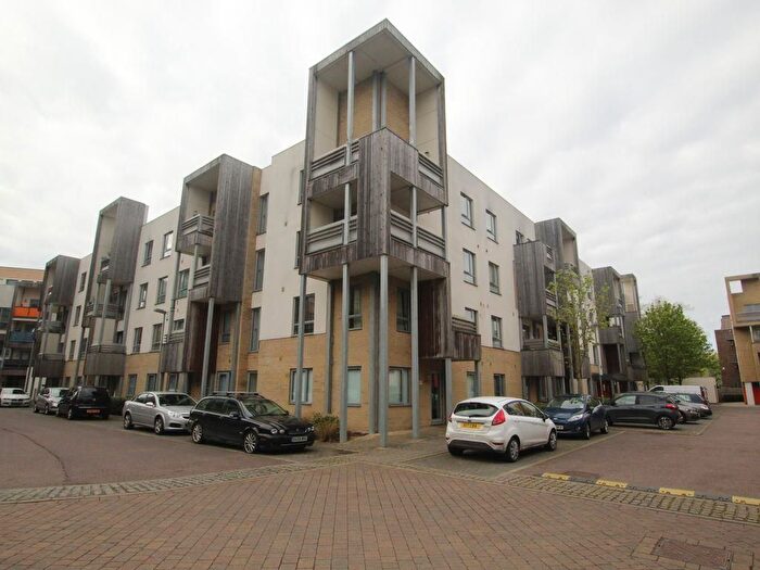 2 Bedroom Flat To Rent In Glenalmond Avenue, Cambridge, CB2