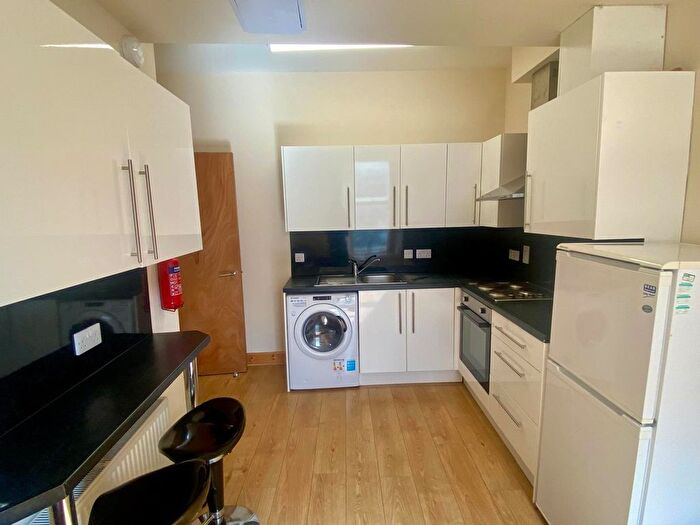 3 Bedroom Flat To Rent In Exchange Street (/L), Dundee (City Centre), DD1