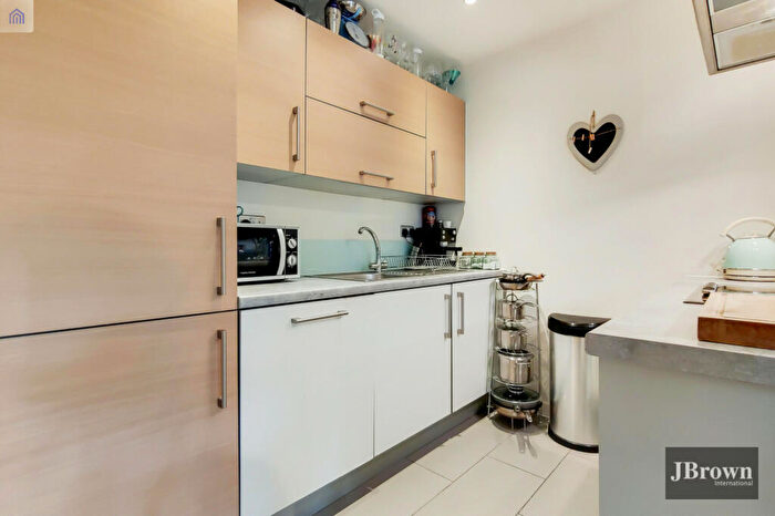 1 Bedroom Flat To Rent In George Hudson Tower, High Street, London, E15