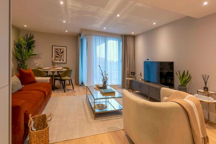 2 Bedroom Apartment To Rent In Flat, Baker Street, London, NW1