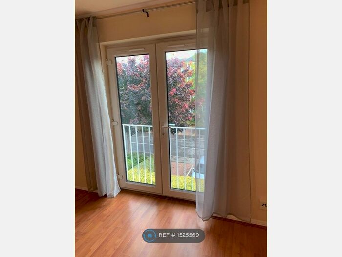 2 Bedroom Flat To Rent In Chingford, London, E4