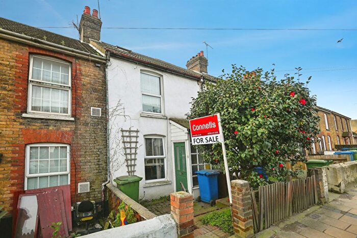 3 Bedroom Terraced House For Sale In Staplehurst Road, Sittingbourne, ME10