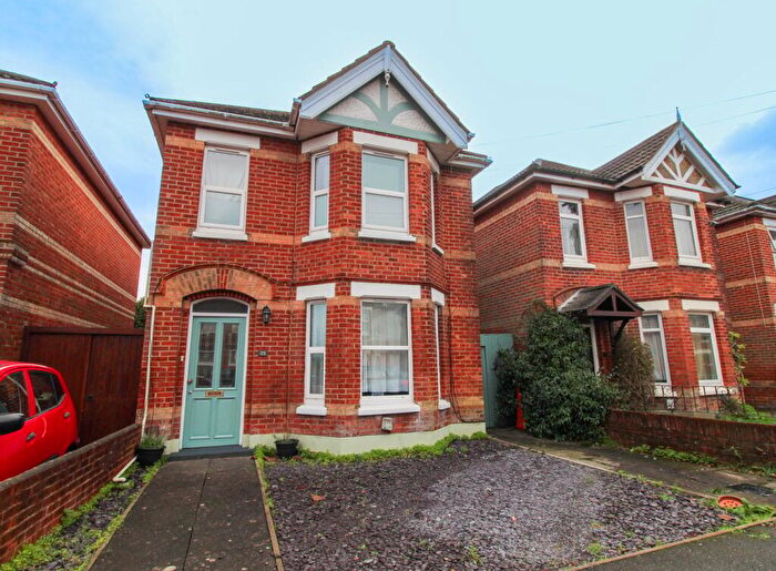 4 Bedroom Detached House For Sale In Osborne Road, Bournemouth, BH9