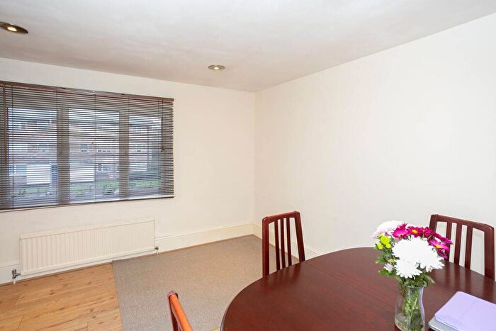 2 Bedroom Maisonette To Rent In Bennetts End Road, , Hemel Hempstead, HP3