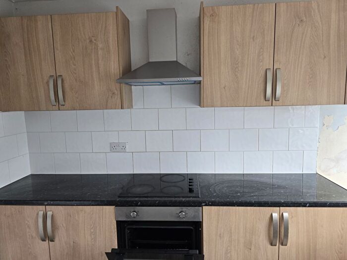 2 Bedroom Flat To Rent In Banwell Court, Swansea, SA6