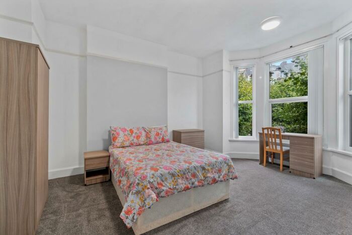 10 Bedroom Terraced House To Rent In Houndiscombe Road, Plymouth, Devon, PL4