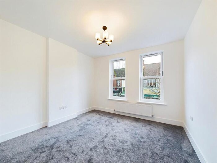 3 Bedroom Flat To Rent In High Street, Ruislip, HA4