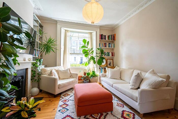 1 Bedroom Apartment To Rent In Albert Street, Regents Park, NW1
