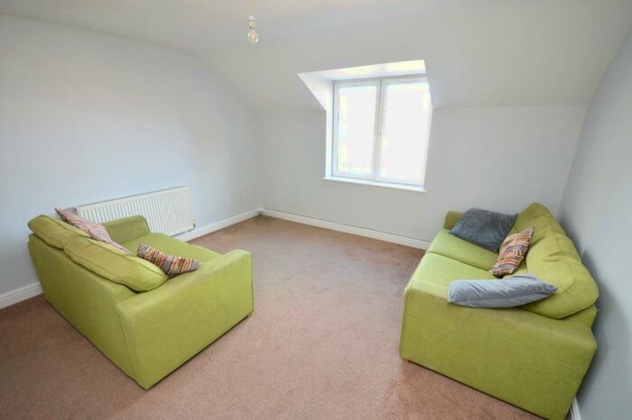 2 Bedroom Flat To Rent In Clouds Hill Road, Bristol, BS5