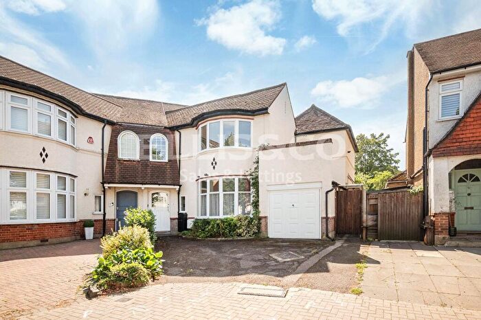 5 Bedroom Semi-Detached House For Sale In Brockenhurst Gardens, Mill Hill, London, NW7