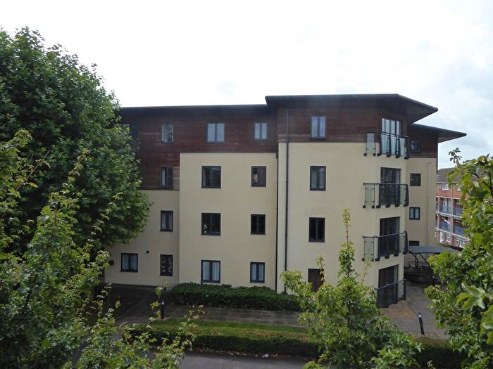 2 Bedroom Flat For Sale In Queensway Court, Yeovil, BA20