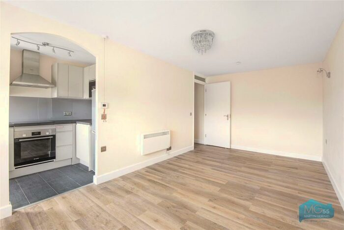 1 Bedroom Garage / Parking To Rent In Stokes Court, Diploma Avenue, East Finchley, N2