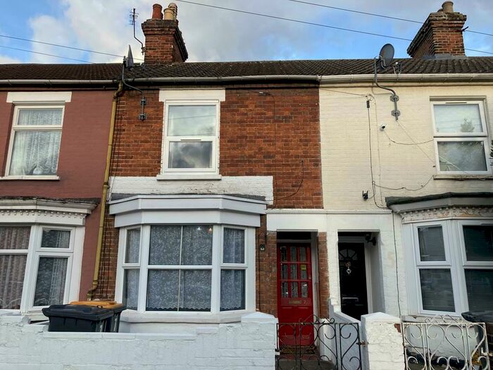 2 Bedroom End Of Terrace House To Rent In Cromwell Road, Bedford, MK40