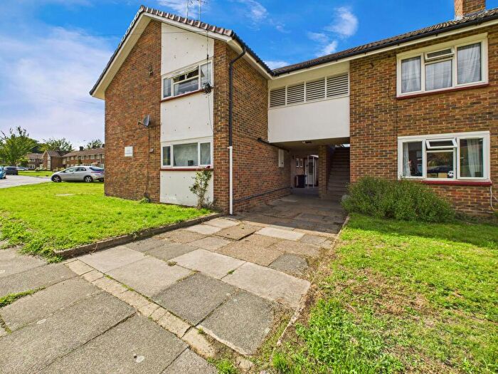 2 Bedroom Maisonette For Sale In Peterborough Road, Crawley, RH10