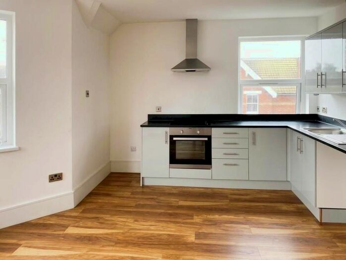 1 Bedroom Flat To Rent In Shorncliffe Road, Folkestone, CT20