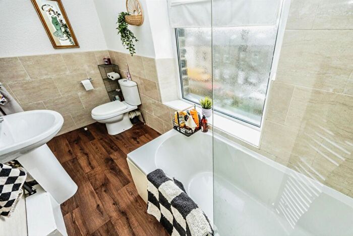 2 Bedroom End Of Terrace House For Sale In Upper Fountain Street, Sowerby Bridge, HX6