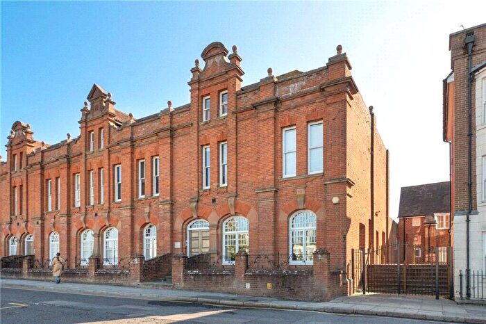 2 Bedroom Flat For Sale In Station Road West, Canterbury, Kent, CT2