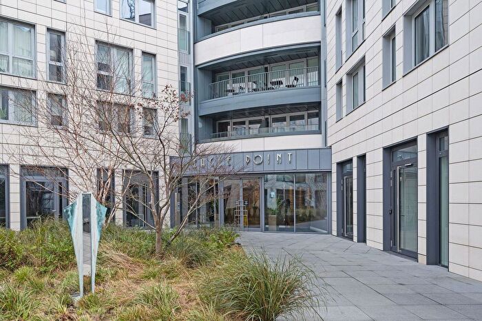 1 Bedroom Flat To Rent In City Road, Old Street, London, EC1V