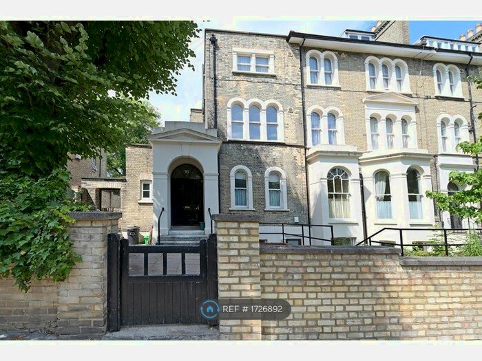 3 Bedroom Flat To Rent In Cathcart Hill, London, N19