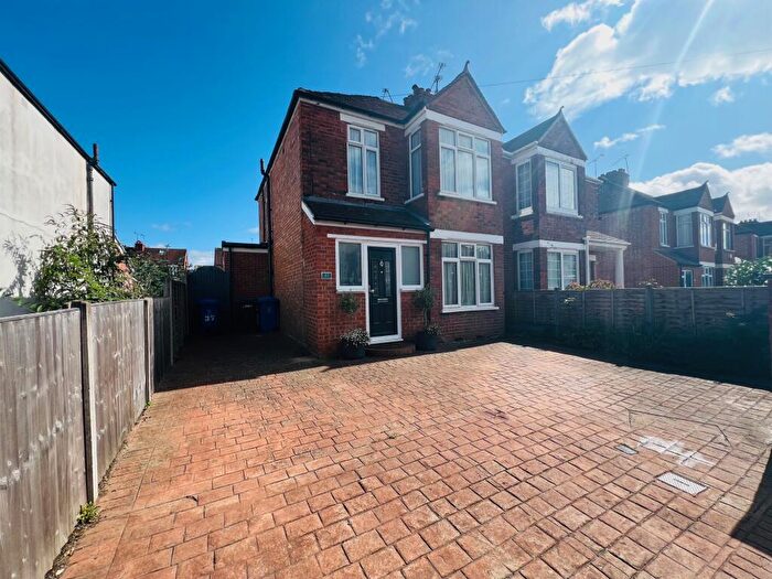 3 Bedroom Semi Detached House To Rent In Forlease Road, Maidenhead, SL6
