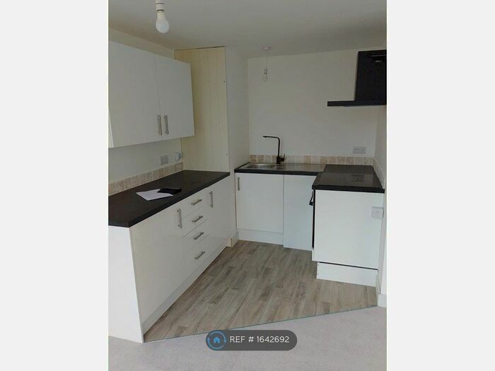 2 Bedroom Flat To Rent In Outram Street, Sutton-In-Ashfield, NG17