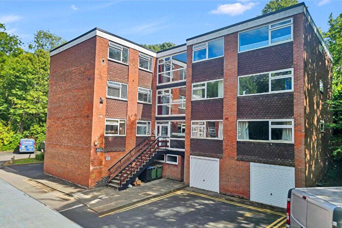 1 Bedroom Flat For Sale In Salisbury Close, Birmingham, B13