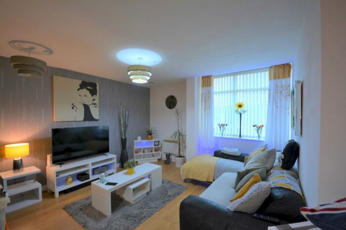 2 Bedroom Flat To Rent In Hudson Court, Broadway, Salford Quays, M50