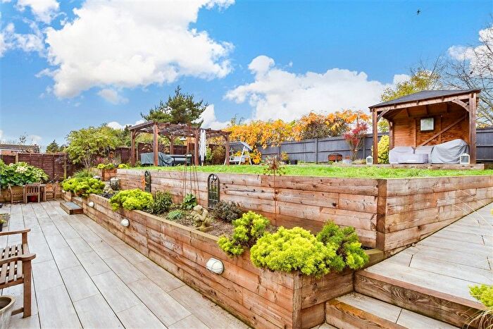 3 Bedroom Detached Bungalow For Sale In Annie Road, Snodland, Kent, ME6